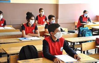 (Özel) Sınırdaki öğrenciler uzun bir aradan sonra...