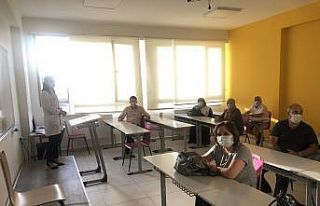 Özel Uğur Lisesi sık sık velilere bilgilendirme...