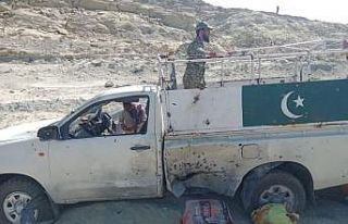 Pakistan’da terör saldırısı: 14 asker öldü