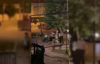 Parktaki kavga, bekçinin havaya ateş açmasıyla...