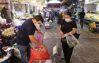 Pazar esnafını hem marketler hem de virüs vurdu
