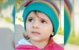 Perde zinciri boğazına dolanan çocuk hayatını...