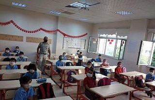 Polis hem öğrencileri hem velileri bilgilendirdi