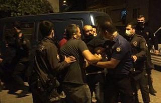 Polisten gazeteciye ‘gösterici’ muamelesi
