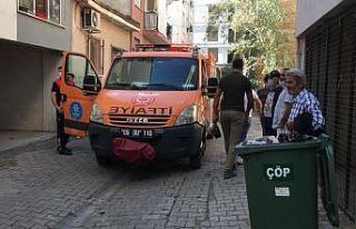 Polisten kaçarken, havalandırma boşluğuna sıkıştı