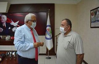 Posbıyık emekli olan Belediye işçisine altın...