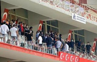 Protokol tribününde maç sonrası Sumudica gerginliği