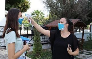 Radikal Eğitim Kurumları girişinde HES kodu uygulaması