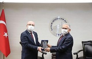 Rektör Karamustafa’dan Başkan Büyükkılıç’a...