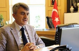 Rektör Uysal: "Uzaktan eğitim tek başımıza...