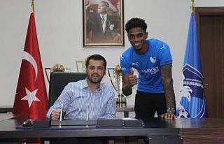 Ricardo Gomez, imzayı attı