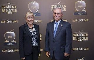 Sabri Ülker Bilim Ödülü, Türk bilim insanı Doç....