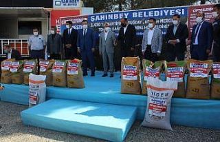 Şahinbey’den çiftçilere 3 bin 430 ton buğday,...