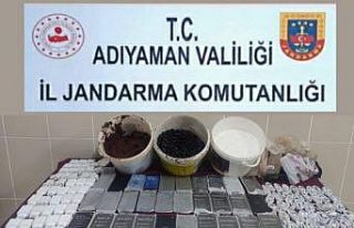 Salça ve deterjan kutularından kaçak telefon çıktı