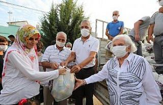 Salgın günlerinde Mezitlili vatandaşlara vitamin...