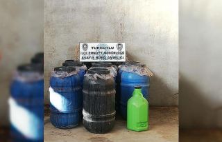 Samanların arasına gizlenmiş 2 ton sahte içki...