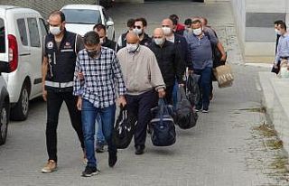 Samsun merkezli FETÖ operasyonunda 8 eski polis adliye...