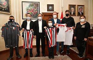 Samsunspor formaları sahiplerini buldu