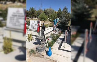 Sandıklı Belediyesi şehitlikte temizlik çalışması...