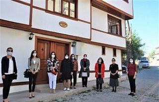 Sandıklı Kadın Kültür Evi ziyaretçilerini ağırlıyor