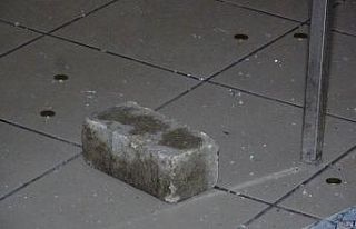 Saniyeler içinde marketi soydular