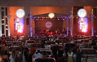 Şanlıurfa’da otomobilde açık hava konseri