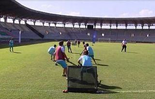 Şanlıurfalı gençler Çim Hokeyi sporuyla tanıştı