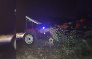 Şarampole uçan traktör sürücüsü ağır yaralandı