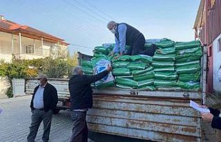 Sarıgöl’de çiftçilere fiğ tohumu dağıtıldı