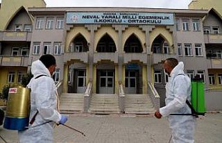 Saruhanlı Belediyesi okulları dezenfekte etti
