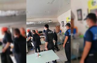 Selendi’de maske takmayanlara bir günde 45 bin...