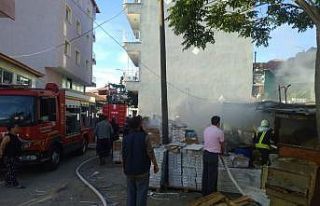 Selendi’de samanlık yangını