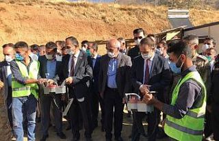 Şemdinli’de yarı olimpik yüzme havuzunun temelli...