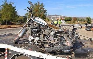 Sepetli motosiklet ile otomobil çarpıştı: 1 ölü