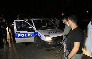 Ses bombası attıkları sırada polise denk gelen...