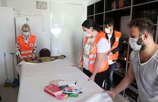 Sınava hazırlanan gençler istedi, belediye kütüphaneyi...