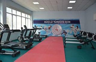 Sinop’ta halka ücretsiz spor merkezi açıldı
