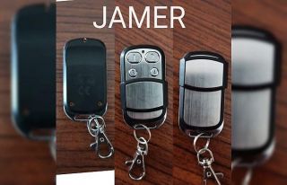 Sinyal kesici kullanarak otomobilden hırsızlık...