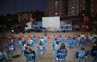 Şırnak Belediyesi, çocukları sinema ile buluşturdu