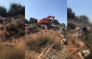 Sit alanında kaçak kazı yapan 3 kişi suçüstü...