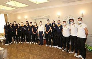 Sivrihisarspor Kadın Voleybol takımı moral depoladı