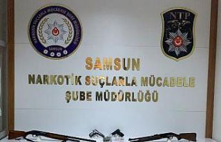 Sokak satıcılarına uyuşturucu operasyonu: 5 gözaltı