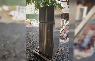 Sultanbeyli’de buzdolabı hırsızlığı kamerada