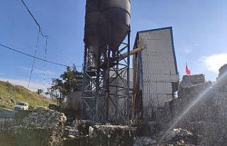 Sultangazi’de geri dönüşüm deposu yandı