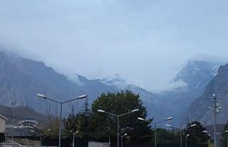 Sümbül Dağı beyaz gelinliğini giydi