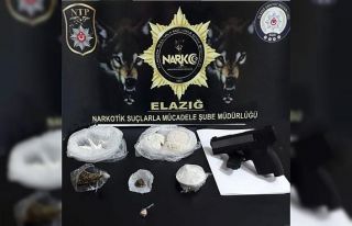 Şüpheli şahsın çantasından çeşit çeşit uyuşturucu...