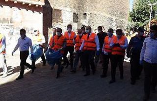 Sur sokaklarında önce temizlik ardından korona...