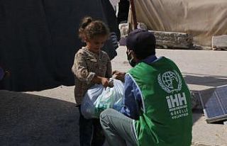 Suriye’deki kamplara hijyen paketi dağıtıldı