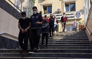 Suriyeli ailenin evine giren hırsızlar 500 bin liralık...