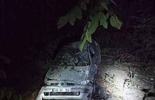 Takla atan otomobilde bulunan 3 kişi yaralandı